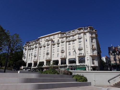 Studio Grand Hotel Chatel Guyon Екстер'єр фото
